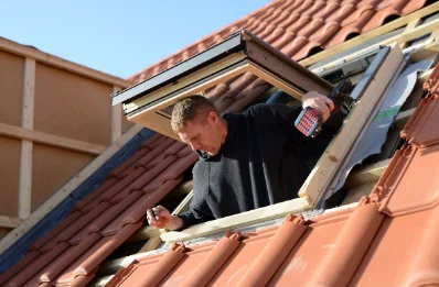 Pose de fenêtres de toit Velux à Voutré